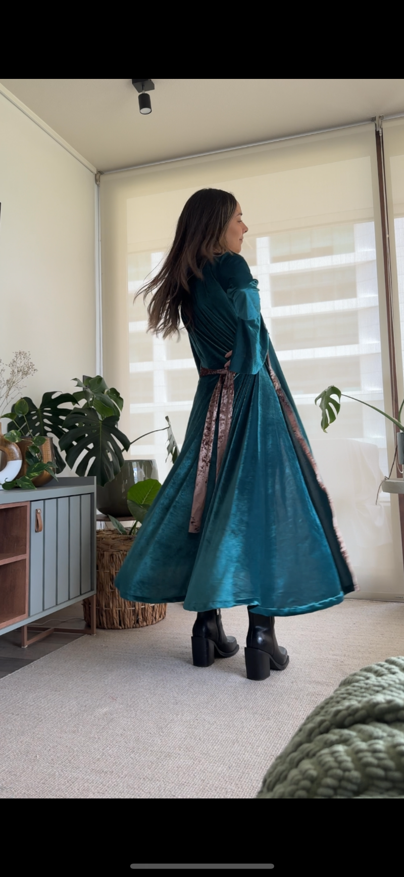 Tapado MAD terciopelo verde esmeralda y dorado con lazo