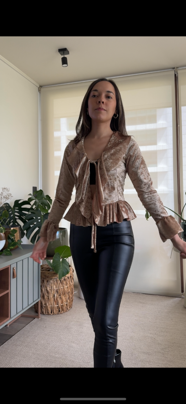 Polera/ Tapado terciopelo texturizado dorado