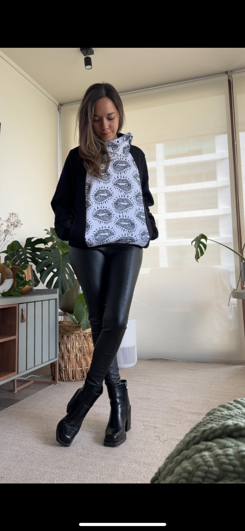 Poleron labios blackwhite